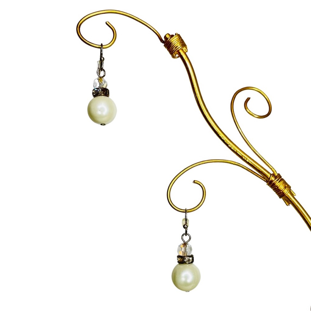 Chic Boutique Designs | Swarovski Crystal and Pearl Earrings